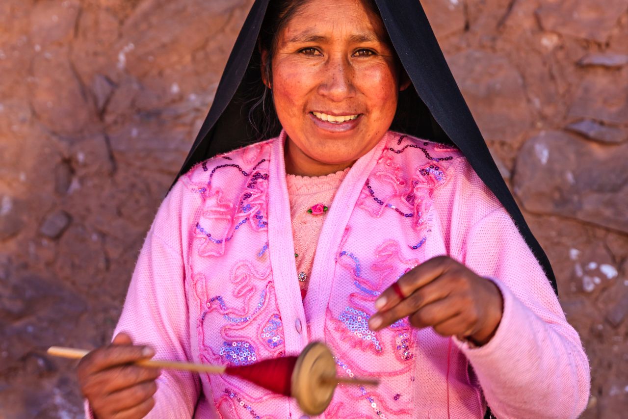 Art of spinning in Taquile